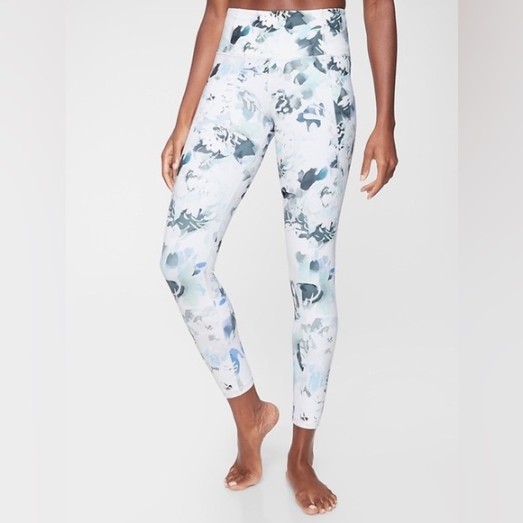 Athleta Women’s Stash Pocket Salutation Peony 7/8 Tight - Small - Picture 1 of 8